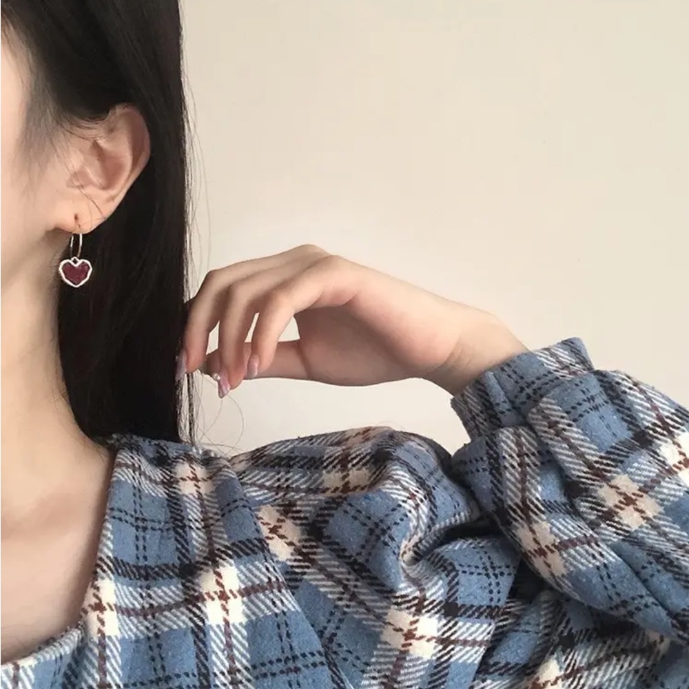 Red Heart Dangle Earrings - Picture 2 of 4